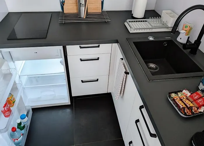 Indépendant, Calme, Avec Parking Privé Et Grand Jardin, Proche De Toulouse Villeneuve-Tolosane