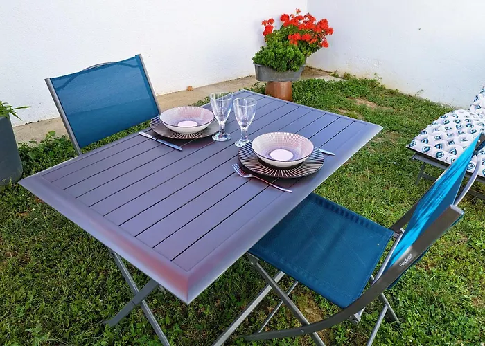 Indépendant, Calme, Avec Parking Privé Et Grand Jardin, Proche De Toulouse