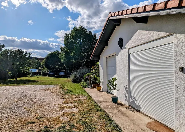 Appartement Indépendant, Calme, Avec Parking Privé Et Grand Jardin, Proche De Toulouse *